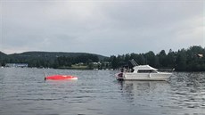 Přibližně 1300 metrů od přehradní hráze nádrže Slpay došlo k převrácení... Přibližně 1300 metrů od přehradní hráze nádrže Slpay došlo k převrácení...