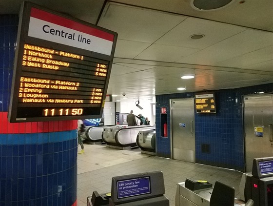 V Londýn jsou zobrazovány první ti vlaky metra.