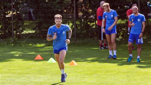 Milan Kerbr na tréninku olomouckých fotbalistů. Milan Kerbr na tréninku olomouckých fotbalistů.