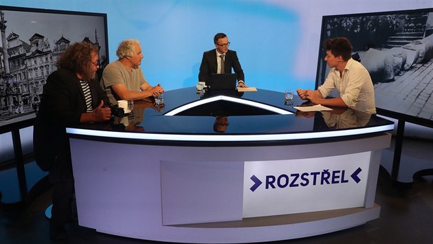 Novinář Eugen Kukla, sochař Petr Váňa někdejší šéf zelených Matěj Stropnický v... Novinář Eugen Kukla, sochař Petr Váňa někdejší šéf zelených Matěj Stropnický v...