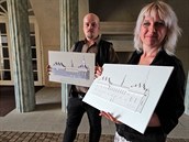 David Linek a Zuzana Landsingerová, autoři modelů s matricí (vlevo) a modelem... David Linek a Zuzana Landsingerová, autoři modelů s matricí (vlevo) a modelem...