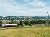 Lyžařský svah se nachází na kopci nad Zlínem, v docházkové vzdálenosti od... Lyžařský svah se nachází na kopci nad Zlínem, v docházkové vzdálenosti od...