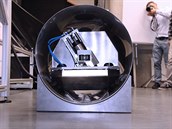 Robot dokáže odebrat vzorky z potrubí primárního okruhu jaderného reaktoru a... Robot dokáže odebrat vzorky z potrubí primárního okruhu jaderného reaktoru a...