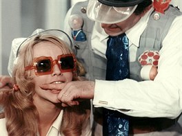 Naa Urbánková ve filmu Lucie a zázraky (1970)