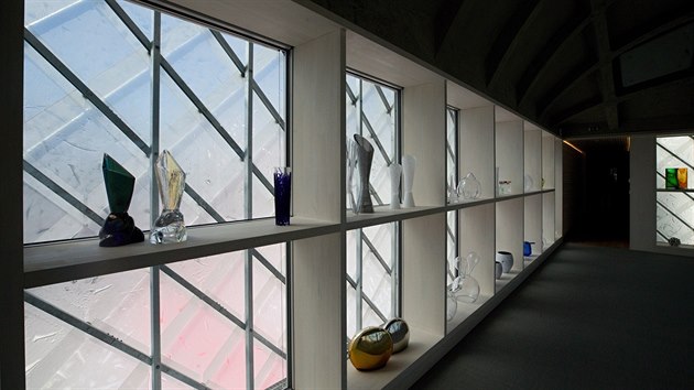 Spolenost Lasvit vznikla v roce 2007 a proslavila se pedevm sklennmi instalacemi na zakzku i uniktnmi kolekcemi svtidel a skla.