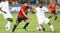 Mohamed Salah (vlevo) z Egypta a Meschack Elia Lina z Demokratické republiky... Mohamed Salah (vlevo) z Egypta a Meschack Elia Lina z Demokratické republiky...