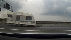 Odpojený karavan ujížděl po Pražském okruhu Odpojený karavan ujížděl po Pražském okruhu