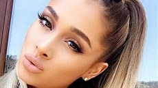 Zpvaka a hereka Ariana Grande v roce 2016. Foto z Instagramu, kde se stala...
