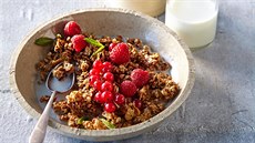 Mandlová granola s medem a skořicí Mandlová granola s medem a skořicí