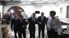 Pětice opozičních lídrů připravuje pokus o vyslovení nedůvěře vládě. (18. 6.... Pětice opozičních lídrů připravuje pokus o vyslovení nedůvěře vládě. (18. 6....