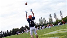Marek Suchý z Prague Lions krotí míč. Marek Suchý z Prague Lions krotí míč.