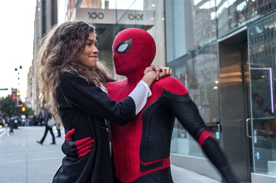 Nejnovjí snímek ze spidermanovské série si eskou pedpremiéru odbude zítra v...