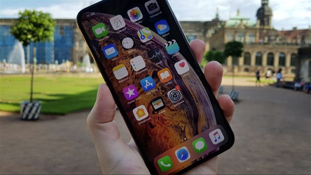 Nabídka vývojářských prototypů iPhonu není nikterak výjimečná, Apple už však vadí. Ilustrační snímek Nabídka vývojářských prototypů iPhonu není nikterak výjimečná, Apple už však vadí. Ilustrační snímek