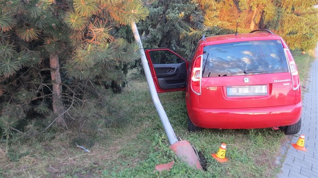 Snmek kradenho auta, s nm pi honice s polici havaroval zdrogovan idi na Velkomoravsk ulici v Olomouci (3. ervence 2019)