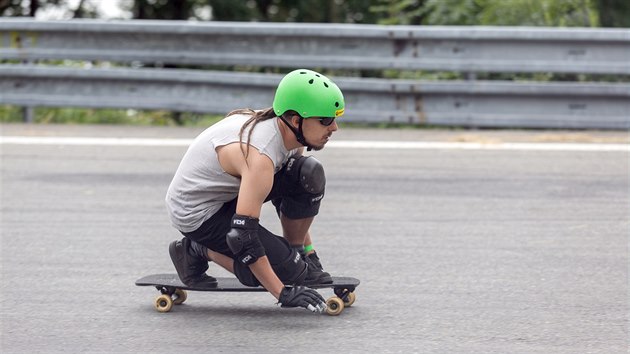 Ve ternberku na Olomoucku probh od tvrtka do nedle na trati u ternberku tradin sraz pznivc longboardingu - Ecce Homo Freeride. (5. 7. 2019)