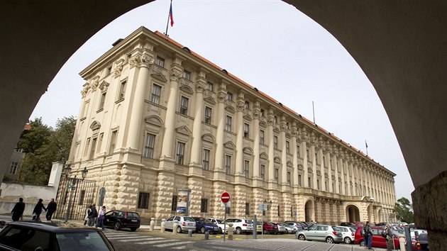 ernnsk palc na Loretnskm nmst v Praze, ve kterm sdl ministerstvo zahrani.
