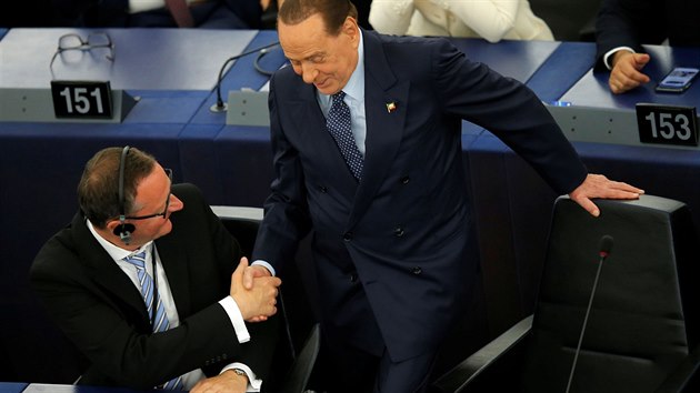 Silvio Berlusconi na prvn schzce nov zvolenho europarlamentu.