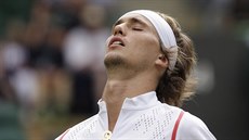 Němec Alexander Zverev se diví v prvním kole Wimbledonu. Němec Alexander Zverev se diví v prvním kole Wimbledonu.