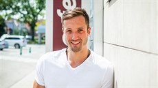 Brankář Šimon Hrubec míří z domácí extraligy z Třince do čínského Kunlunu. Brankář Šimon Hrubec míří z domácí extraligy z Třince do čínského Kunlunu.