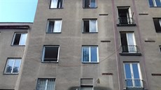 Blok 5 v mostecké ulici Slovenského národního povstání. Blok 5 v mostecké ulici Slovenského národního povstání.