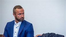 Luděk Nečesaný u libereckého soudu (8. července 2019) Luděk Nečesaný u libereckého soudu (8. července 2019)