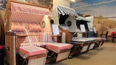 Manufaktura na ostrově Usedom v Baltském moři vyrábí plážové koše, které... Manufaktura na ostrově Usedom v Baltském moři vyrábí plážové koše, které...