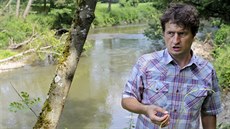 Ekolog a hydrobiolog Jan Koutný z Agentury ochrany přírody a krajiny ČR u... Ekolog a hydrobiolog Jan Koutný z Agentury ochrany přírody a krajiny ČR u...