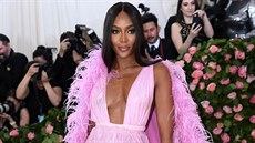 Naomi Campbellová (Met Gala, New York, 6. května 2019) Naomi Campbellová (Met Gala, New York, 6. května 2019)