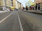 V zástavce MHD, Pod Jezerkou v Michli v Praze 4, kde zastavují současně tramvaje a čtyři linky autobusů se začaly vyjíždět koleje v asfaltu, přitom to zde bylo nedávno rekonstruováno. V zástavce MHD, Pod Jezerkou v Michli v Praze 4, kde zastavují současně tramvaje a čtyři linky autobusů se začaly vyjíždět koleje v asfaltu, přitom to zde bylo nedávno rekonstruováno.