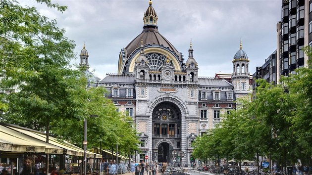Nádraží Antwerpen-Centraal v belgických Antverpách Nádraží Antwerpen-Centraal v belgických Antverpách