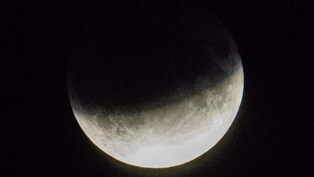 Částečné zatmění Měsíce v Praze (16. 7. 2019) Částečné zatmění Měsíce v Praze (16. 7. 2019)