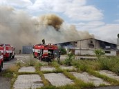 Požár haly s bateriemi v Tursku u Prahy. (16. 7 .2019) Požár haly s bateriemi v Tursku u Prahy. (16. 7 .2019)