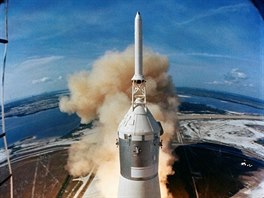 Start rakety Saturn V 16. ervence 1969 pesn v 13:32:00 UTC.