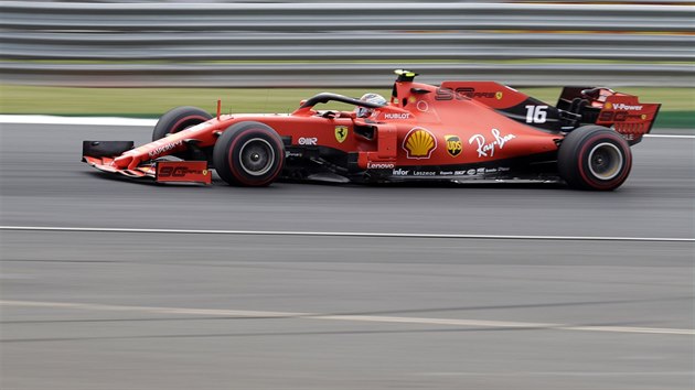 Jezdec Ferrari Charles Leclerc bhem Velk ceny Britnie.