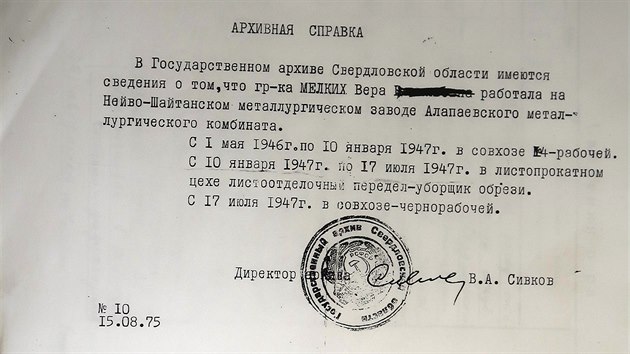 Potvrzen o zamstnan Vry Sosnarov vydan Sttnm archivem Sverdlovsk oblasti.