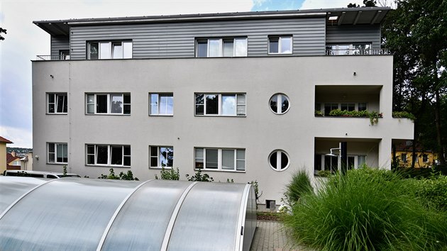 Dtsk domov Dagmar v brnnskch aboveskch sdl ve funkcionalistick budov od architekta Bohuslava Fuchse, kter nvrh vytvoil bez nroku na honor.