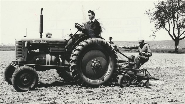 Zetor 25K byl zstupcem prvn srie traktor, vyrobench Zbrojovkou Brno. Vkon ml 26 koskch sil. K znamenalo kultivan, protoe tento dodaten model byl uren pro obdlvn dkovch plodin.
