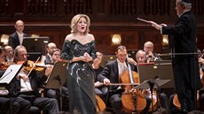 Renée Flemingová, dirigent Elli Jaffe a orchestr FOK na koncertě v Obecním domě Renée Flemingová, dirigent Elli Jaffe a orchestr FOK na koncertě v Obecním domě