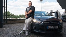 Řidič Uberu Jan Hajn zachránil život své pasažérce. V kritickém stavu ji dovezl... Řidič Uberu Jan Hajn zachránil život své pasažérce. V kritickém stavu ji dovezl...