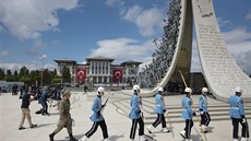 Turci si pipomínají tetí výroí pokusu o pu. Na snímku Památník muedník u...