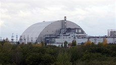 Nový kryt nad IV. reaktorem ernobylské elektrárny stojí ji od listopadu 2016:...