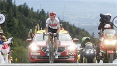 Giulio Ciccone dojíždí na druhém místě do cíle šesté etapy Tour de France. Giulio Ciccone dojíždí na druhém místě do cíle šesté etapy Tour de France.