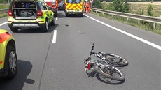 Čtyřiasedmdesátiletý cyklista vjel vozidlu do jízdní dráhy, na místě zemřel. Čtyřiasedmdesátiletý cyklista vjel vozidlu do jízdní dráhy, na místě zemřel.
