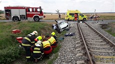 Při srážce vlaku s osobním autem u Nýřan na Plzeňsku se vážně zranili dva muži.... Při srážce vlaku s osobním autem u Nýřan na Plzeňsku se vážně zranili dva muži....