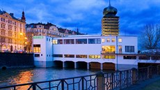 Řeka působí jako magnet a přitahuje romantiky i umělce. Řeka působí jako magnet a přitahuje romantiky i umělce.