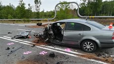 Tragická nehoda si vyžádala jednu oběť a pět zraněných. Tragická nehoda si vyžádala jednu oběť a pět zraněných.
