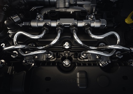 Dvoutakt, který si patentovala Mazda, by ml fungovat podobn, jako její tydobý motor Skyactiv-X