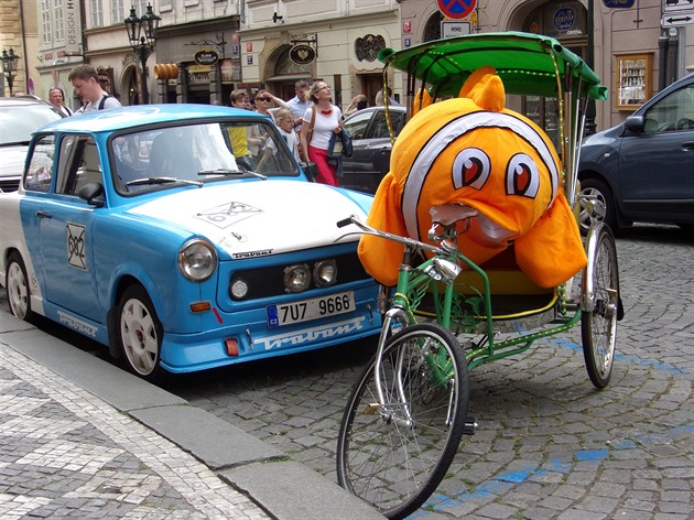 Trabant a zlatá rybka...?? Co vzít nějaký český motiv.