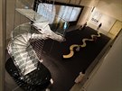 Schody architektky Evy Jiřičné na výstavě v DOX Centru současného umění. Schody architektky Evy Jiřičné na výstavě v DOX Centru současného umění.