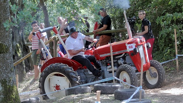 Traktoriáda se v Žebnici na Plzeňsku uskutečnila letos již po sedmnácté. Jak 66... Traktoriáda se v Žebnici na Plzeňsku uskutečnila letos již po sedmnácté. Jak 66...
